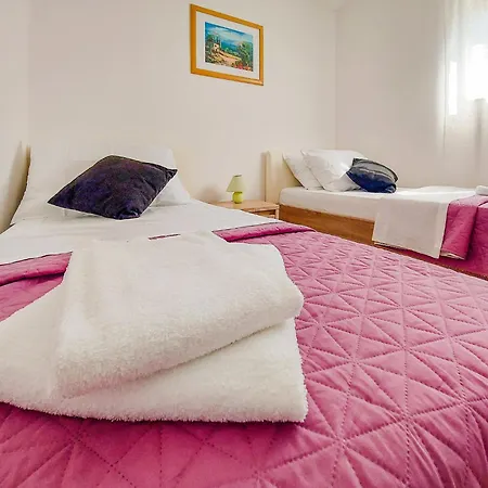 Sandra By Interhome Nyaraló