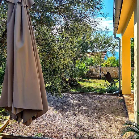 Sandra By Interhome Ferienhaus Brzac
