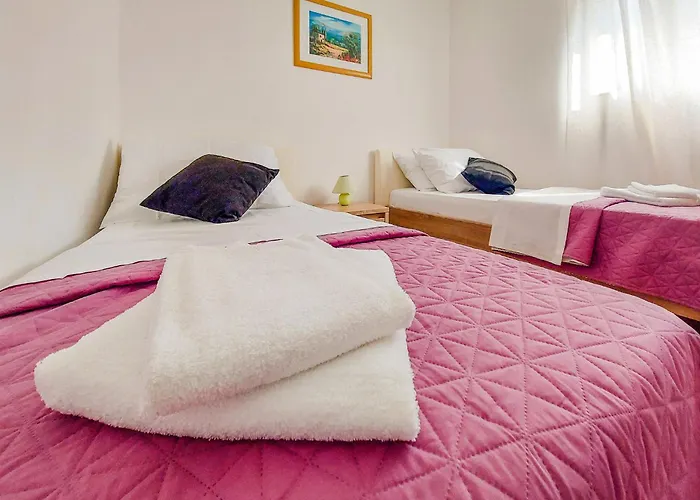 Sandra By Interhome Vikendica